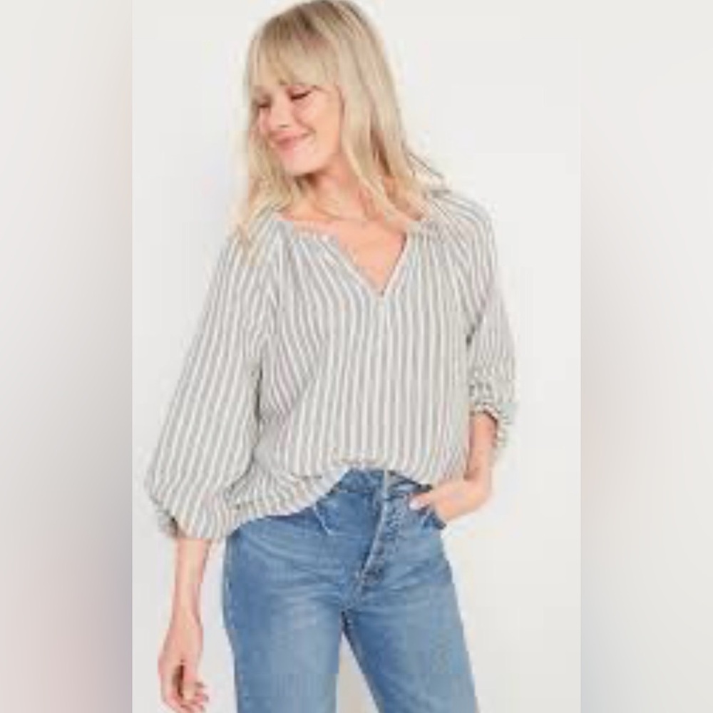 Old Navy EUC Striped V-Neck Blouse - Gray L